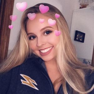 Meet your Posher, Chloe